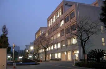 戸山高校校舎
