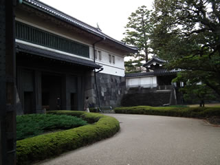 平川口の不浄門