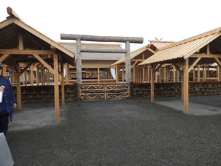 「大嘗宮正面」